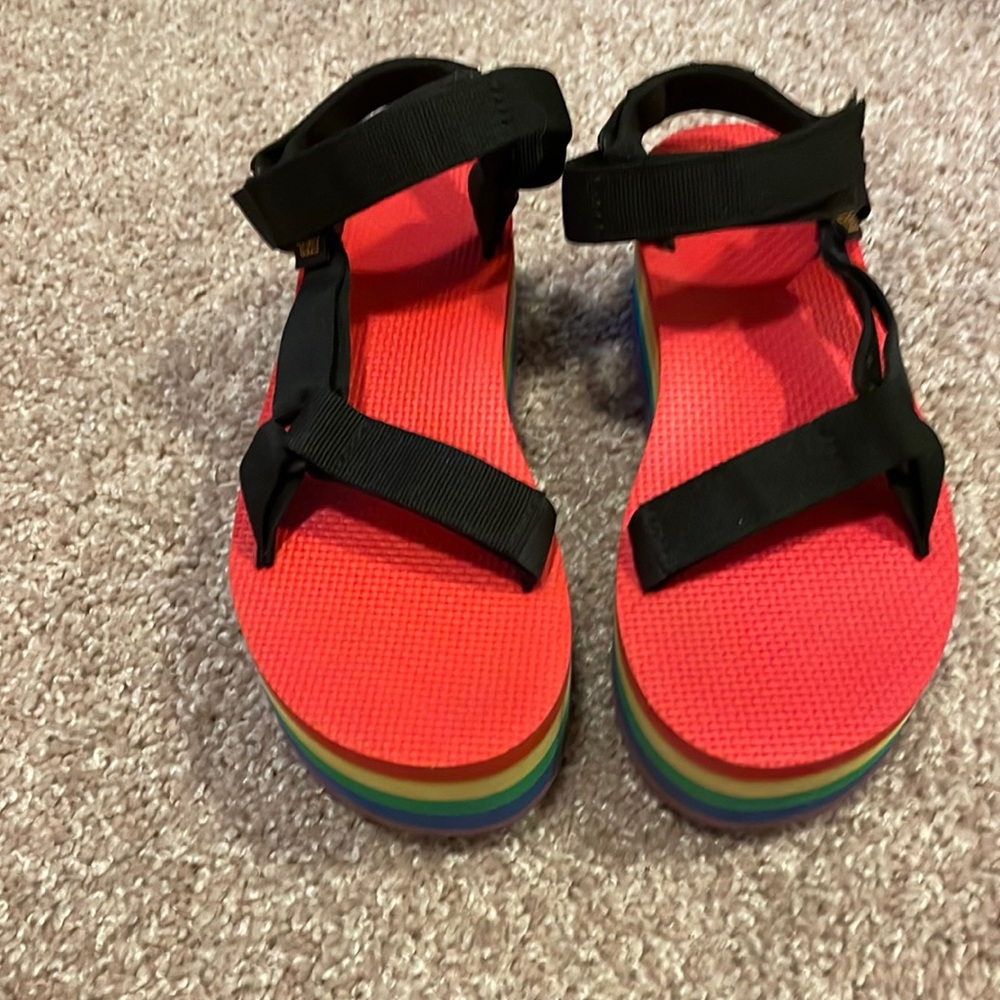 Teva rainbow platforms